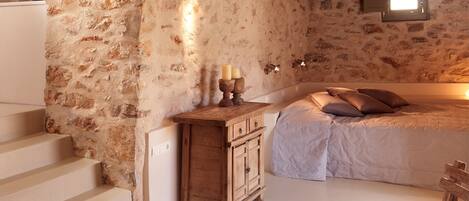 Suite, 1 Bedroom | In-room safe, individually decorated, individually furnished