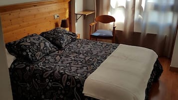 Free WiFi, bed sheets