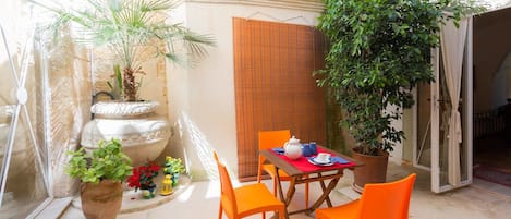Suite, Multiple Beds, Non Smoking, Kitchen | Terrace/patio