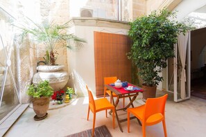 Suite, Multiple Beds, Non Smoking, Kitchen | Terrace/patio - Corte dei Memoli (Lecce)
