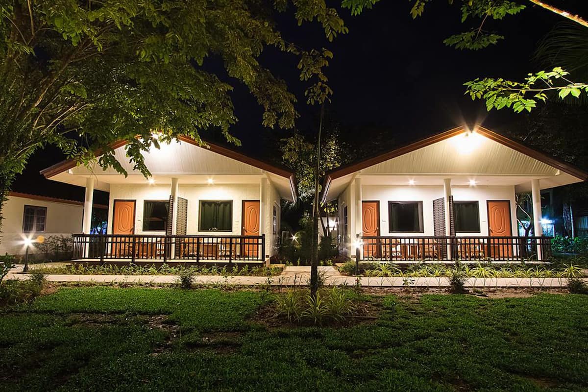 Room, 3 Bedrooms | Blackout drapes, free WiFi