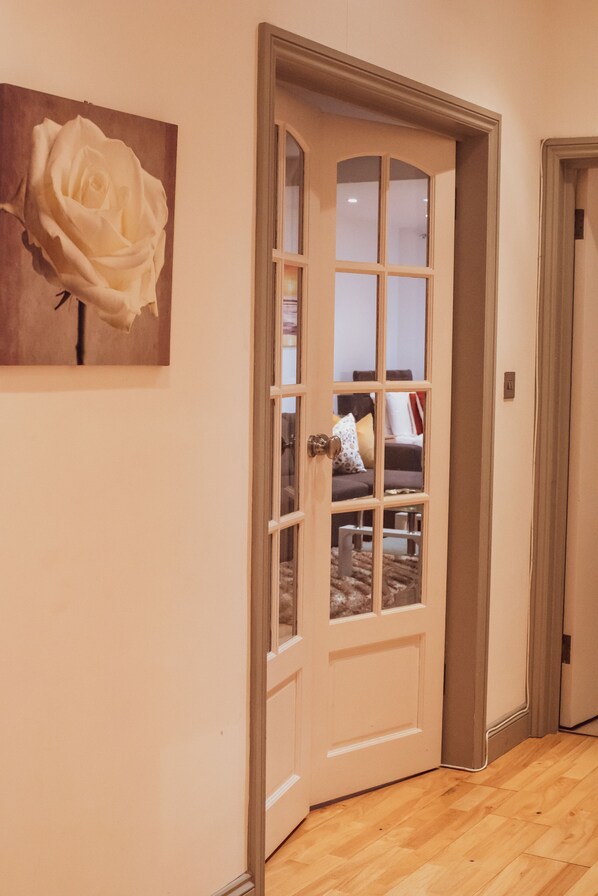 Hallway - Novelty Suites (London)