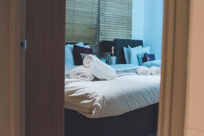 Luxury Apartment, 2 Bedrooms, 2 Bathrooms, Garden View | Premium bedding, individually decorated, individually furnished - Novelty Suites (London)