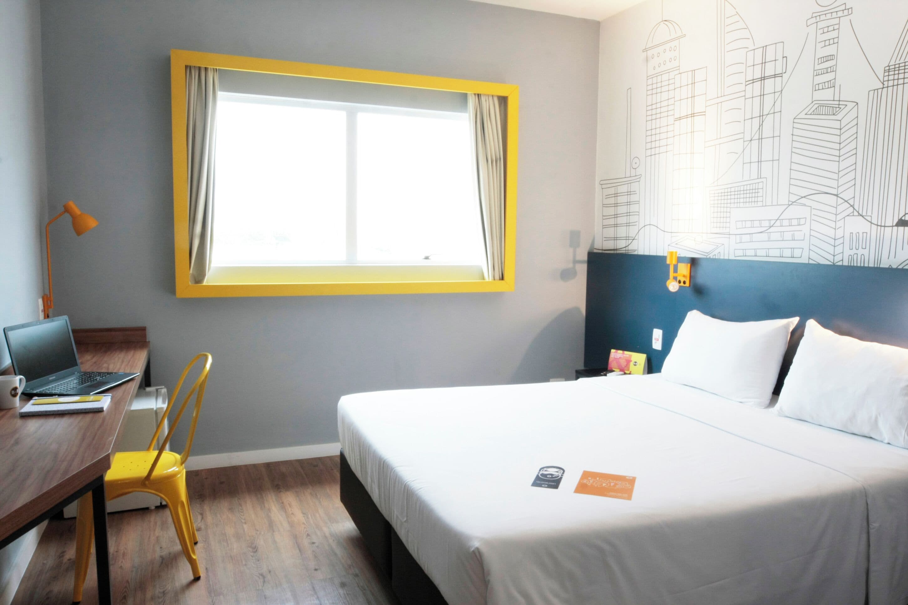 standard double room, 1 double bed | minibar, desk, blackout curtains, soundproofing