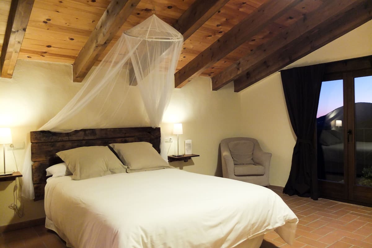 Standard Double Room, Mountain View | Blackout drapes, free WiFi, bed sheets
