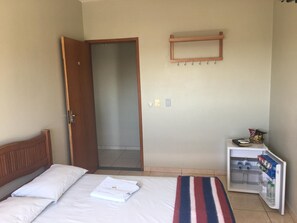 Minibar, blackout drapes, iron/ironing board, free WiFi - Trindade Hotel (Trindade)