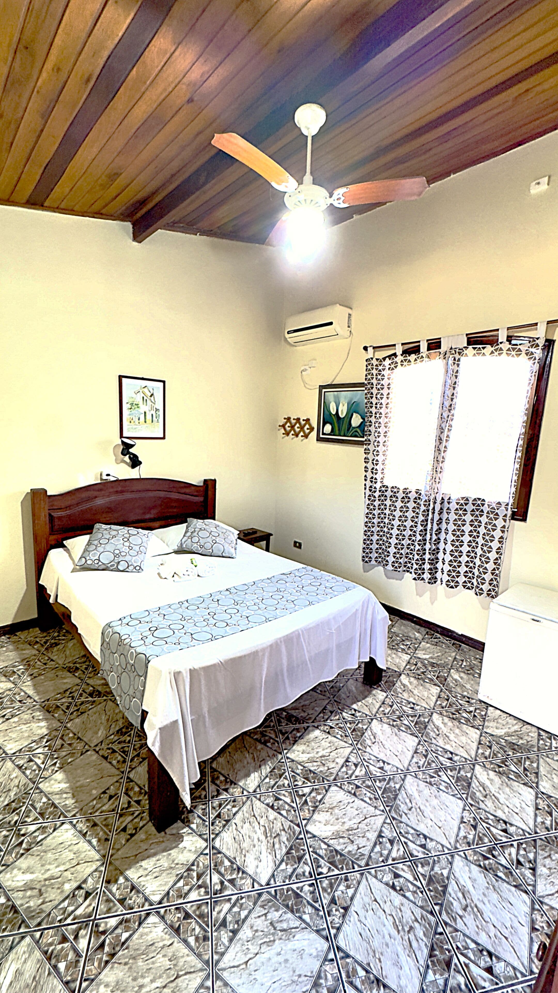 Quarto duplo | Minibar, wi-fi och sängkläder