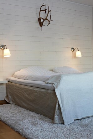 Literie de qualité supérieure, bureau, rideaux occultants