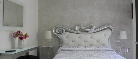 Ropa de cama hipoalergénica, cubrecamas y escritorio