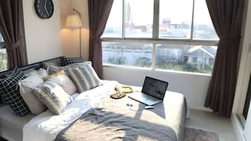 1 bedroom, in-room safe, desk, blackout curtains