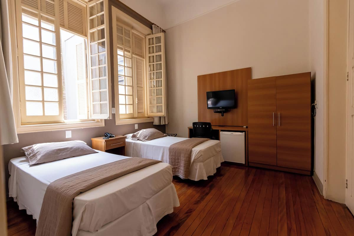 superior twin room, 2 single beds | 1 bedroom, minibar, desk, laptop workspace