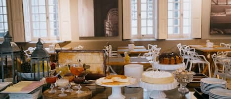Gratis frukostbuffé varje dag