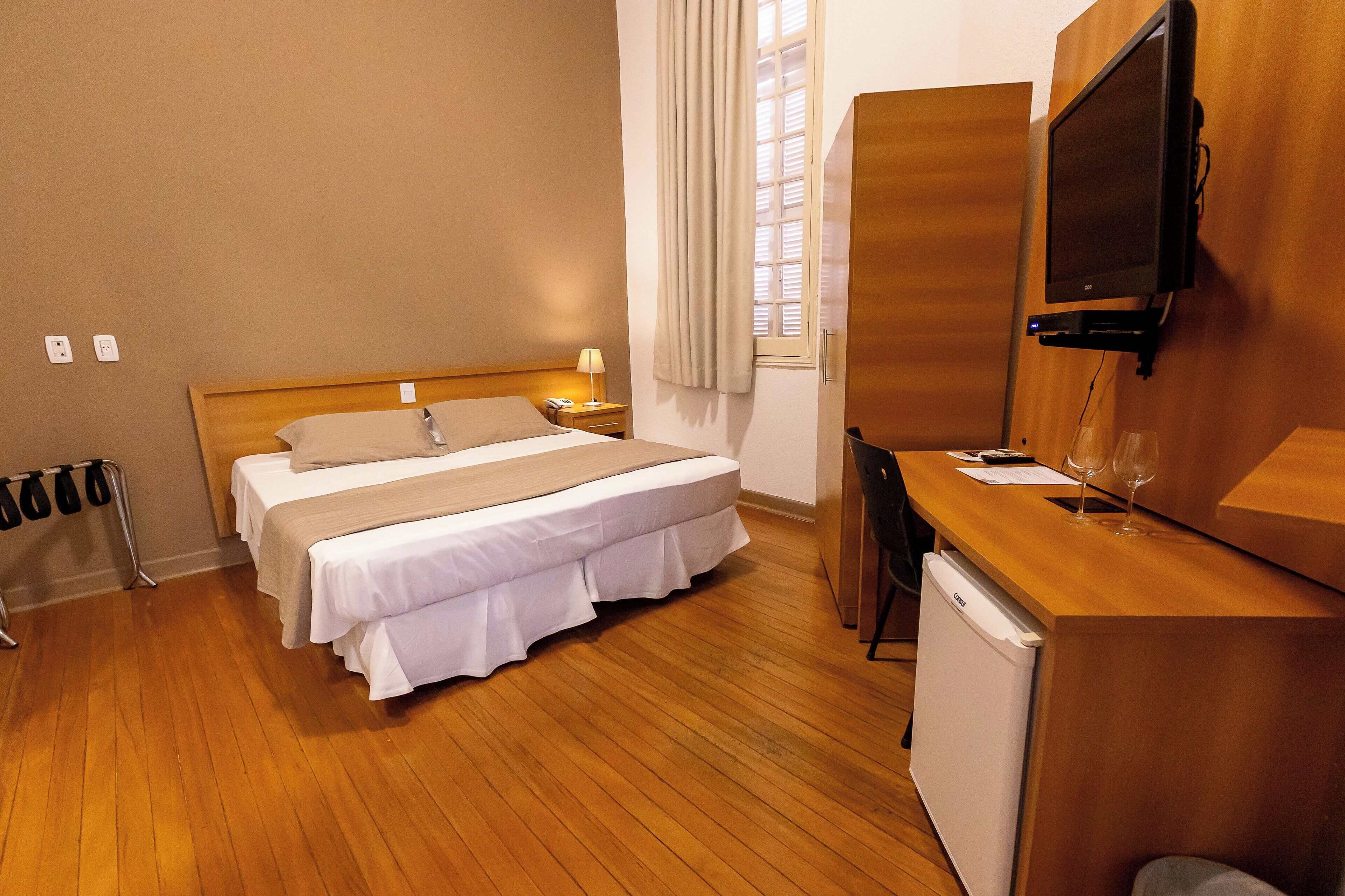 superior double room, 1 double bed | 1 bedroom, minibar, desk, laptop workspace