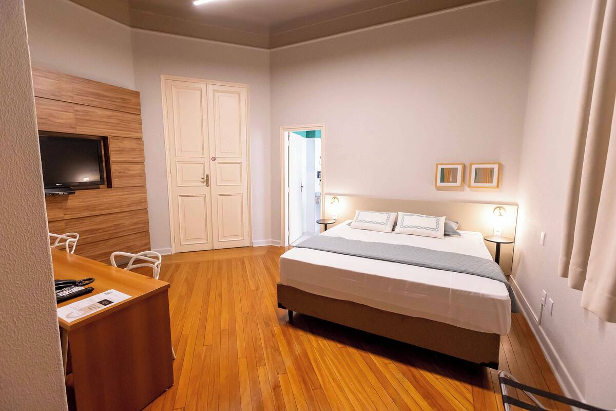 luxury triple room | 1 bedroom, minibar, desk, laptop workspace