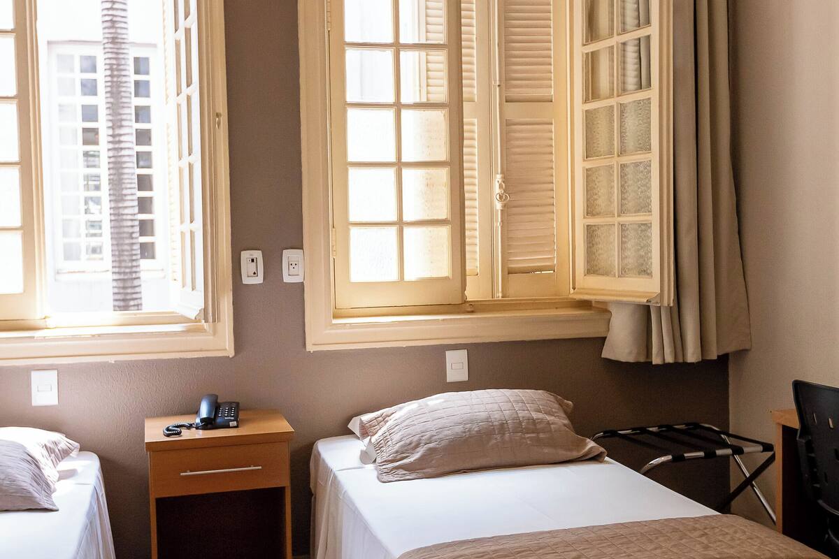 superior twin room, 2 single beds | 1 bedroom, minibar, desk, laptop workspace