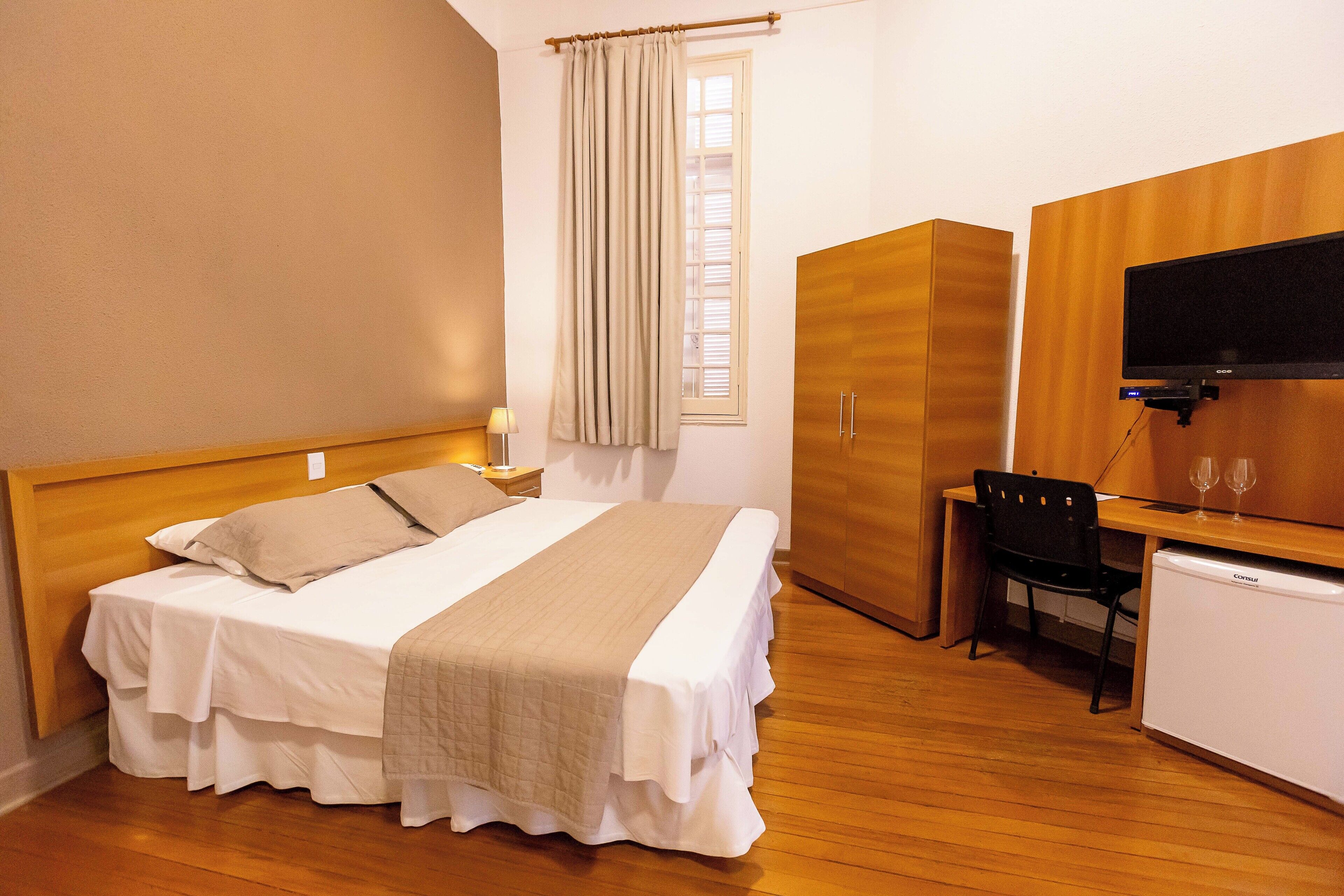 superior double room, 1 double bed | 1 bedroom, minibar, desk, laptop workspace