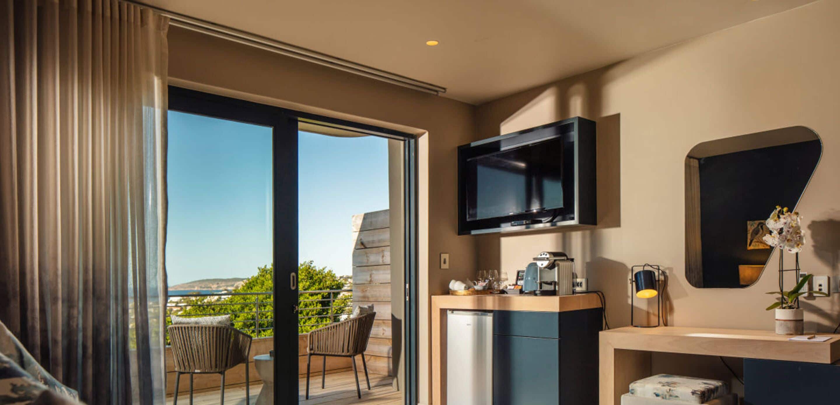 1 bedroom, premium bedding, minibar, in-room safe