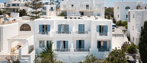 Fachada de la propiedad