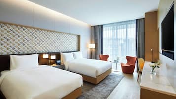 Family Room, 2 Twin Beds | Premium bedding, free minibar, in-room safe, desk