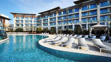 Indoor pool, outdoor pool