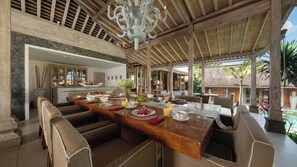 Family Villa | Dining room
