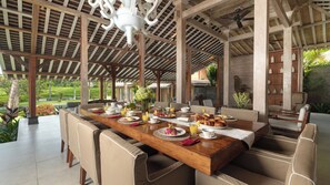 Family Villa | Dining room