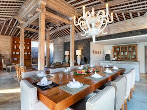 Familienvilla | Eigene Küche | Kühlschrank, Mikrowelle, Ofen, Herdplatte