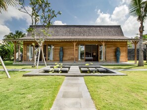 Exterior - Villa Mannao by Villa Finder (Kerobokan)