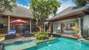 Outdoor pool, pool loungers