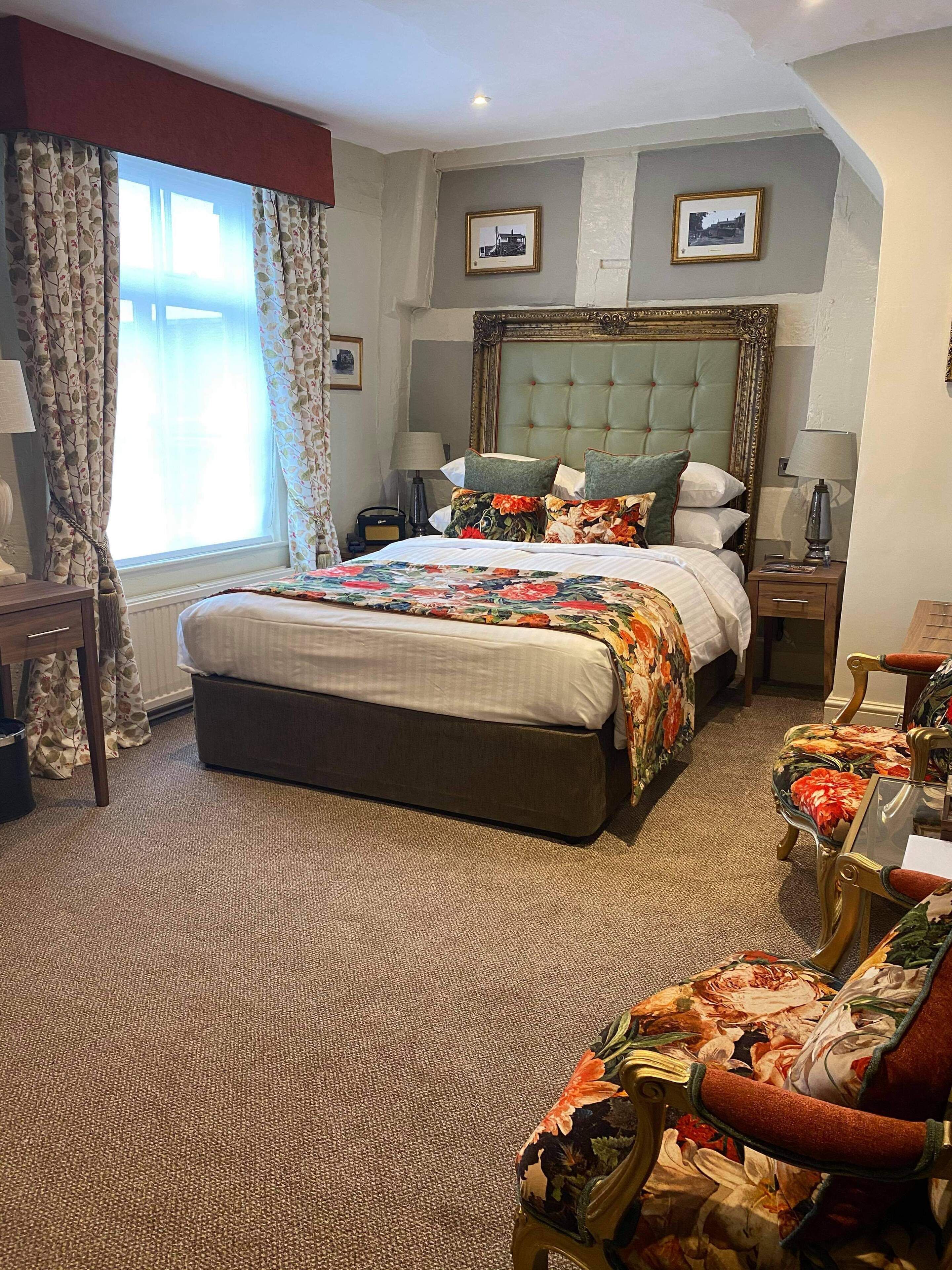 classic double room | 1 bedroom, desk, blackout curtains, iron/ironing board