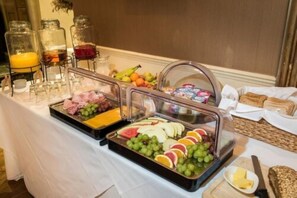 Daily cooked-to-order breakfast for a fee - The Feathers Hotel, Ledbury, Herefordshire (Ledbury)