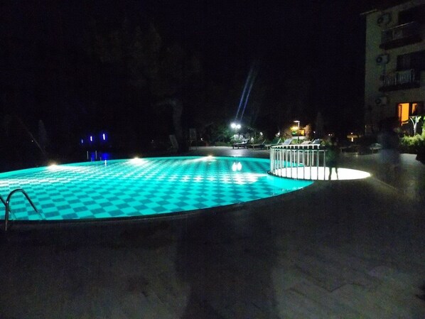 Seasonal outdoor pool - Sumela Garden Hotel (Kemer)