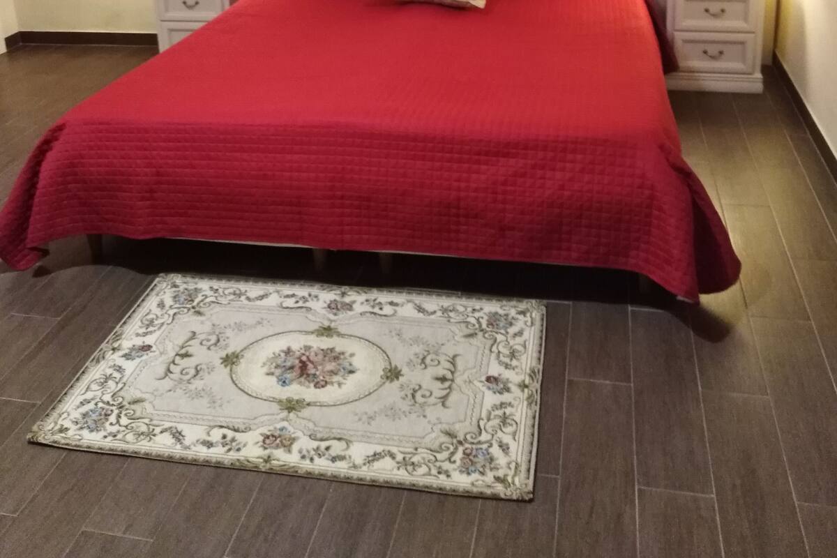 Frette Italian sheets, premium bedding, down duvets, free minibar items