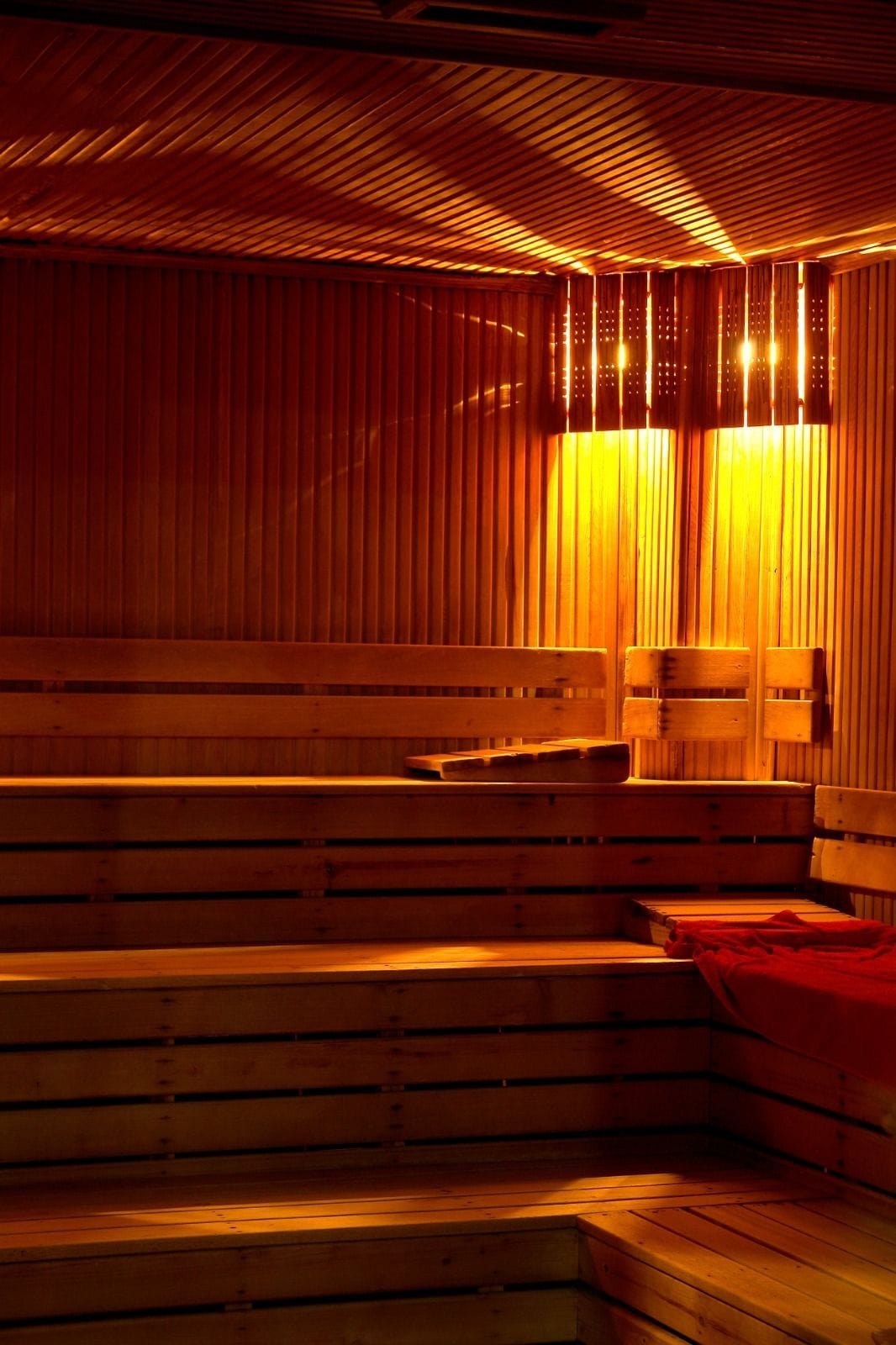 turkish bath/hammam, aromatherapy, deep-tissue massages, thai massages