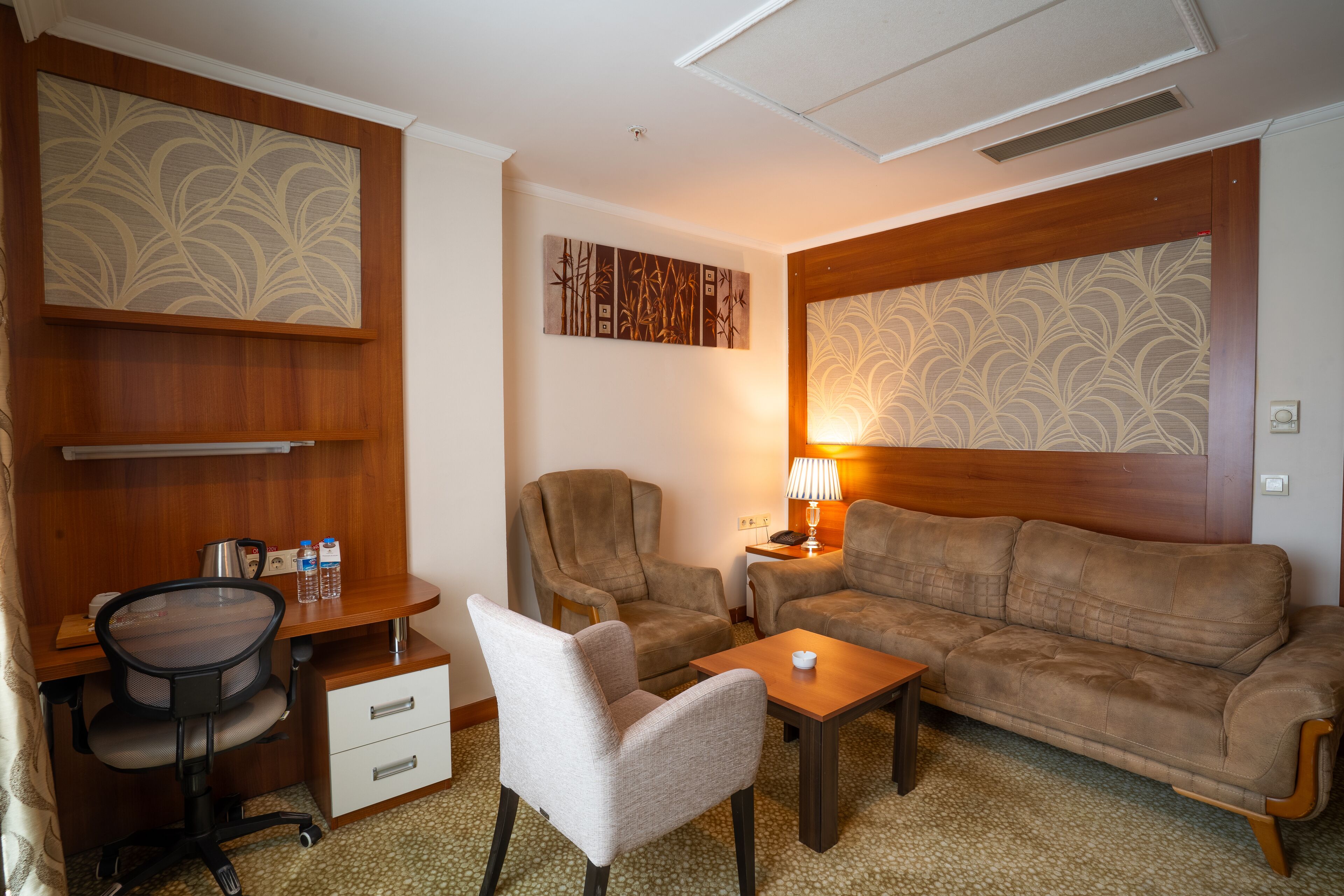 suite | living area | 42-cm lcd tv with satellite channels, tv