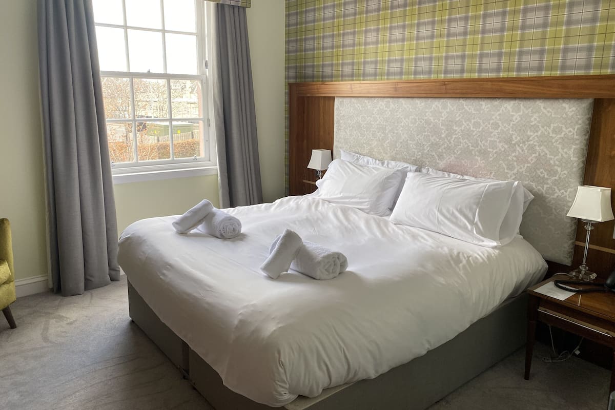 deluxe double or twin room | 1 bedroom, hypo-allergenic bedding, in-room safe, desk