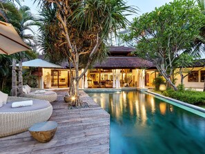 Outdoor pool - Villa Shantika by Villa Finder (Seminyak)