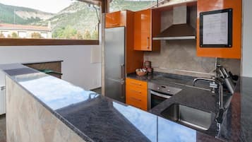 Σπίτι, 3 Υπνοδωμάτια (Duplex) | Ιδιωτική κουζίνα | Ψυγείο κανονικού μεγέθους, φούρνος μικροκυμάτων, φούρνος