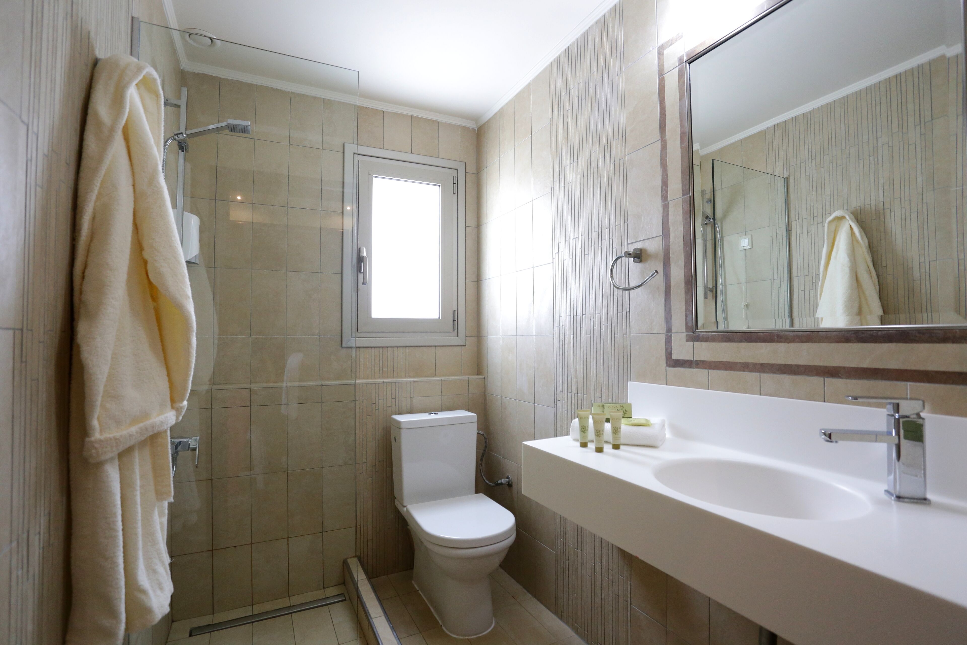 premium double room, sea view | bathroom | shower, free toiletries, hair dryer, bathrobes
