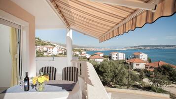 Appartement Familial, 1 chambre, balcon, vue mer | Vue sur la plage/lâocĂ©an