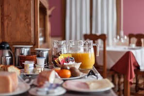 Desayuno buffet incluido todos los días 