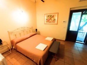 Double Room | 1 bedroom, desk, free WiFi, bed sheets