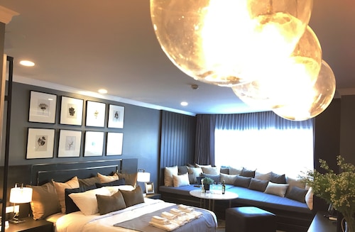 ステイ イン スタイル ザ ハート オブ ニーマン R306AB