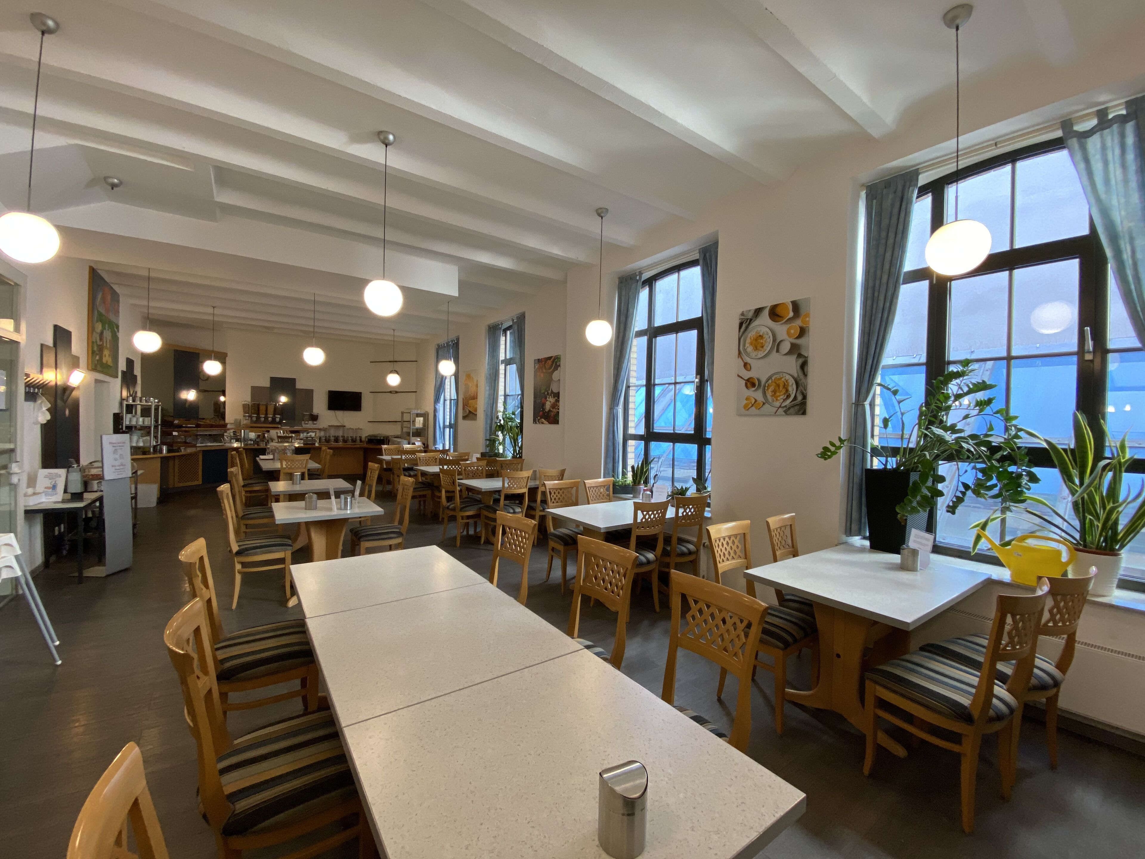 Morgenmadsbuffet hver dag (16 EUR pr. person)