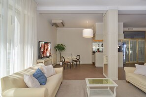 Serves lunch and dinner - Hotel Stella d'Italia (Viareggio)