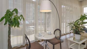 Päivittäinen buffetaamiainen (10 EUR per henkilö)