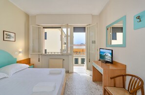 Allergikerbettwaren, Minibar, Zimmersafe, Schreibtisch