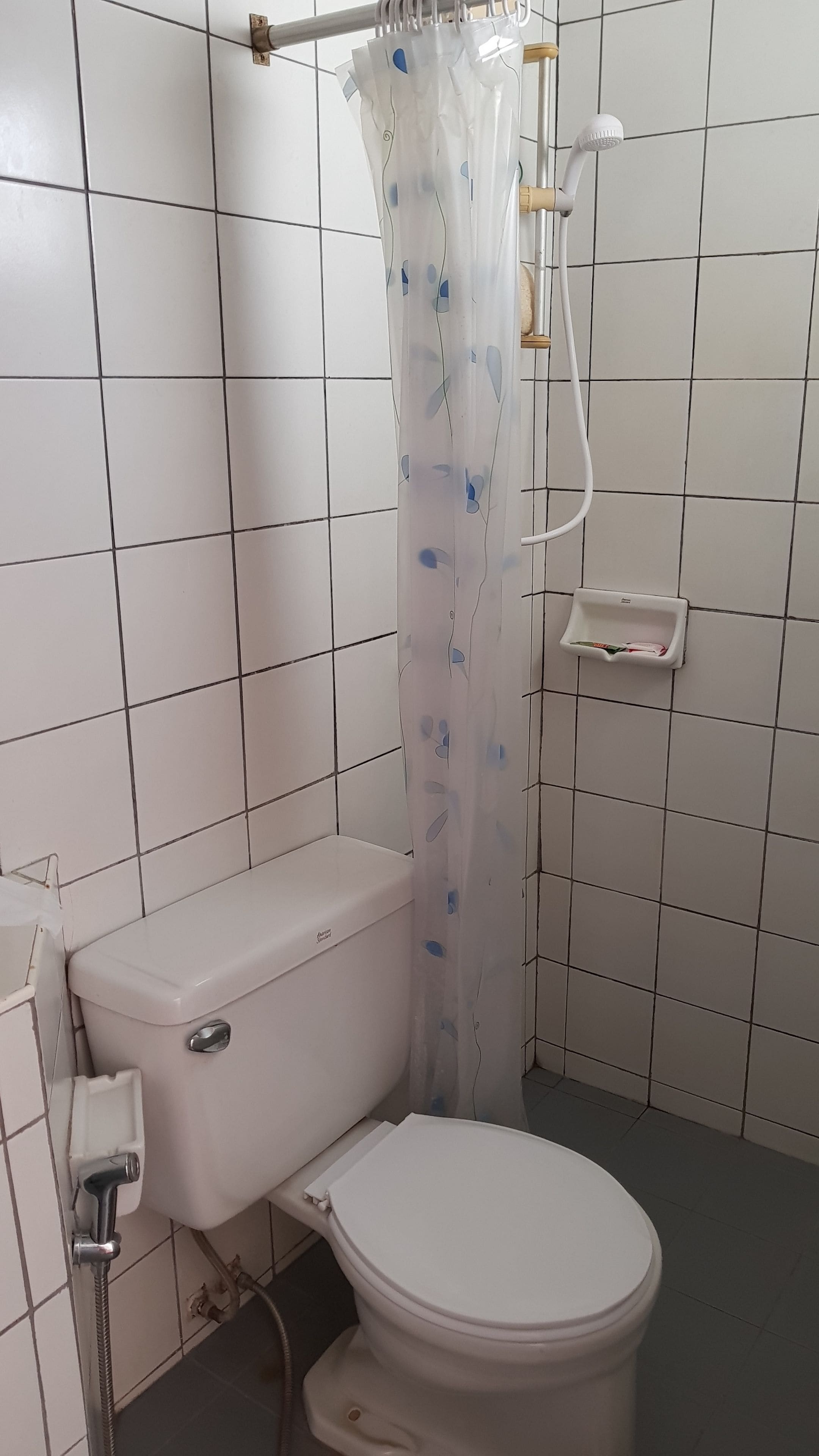 shower, free toiletries, towels