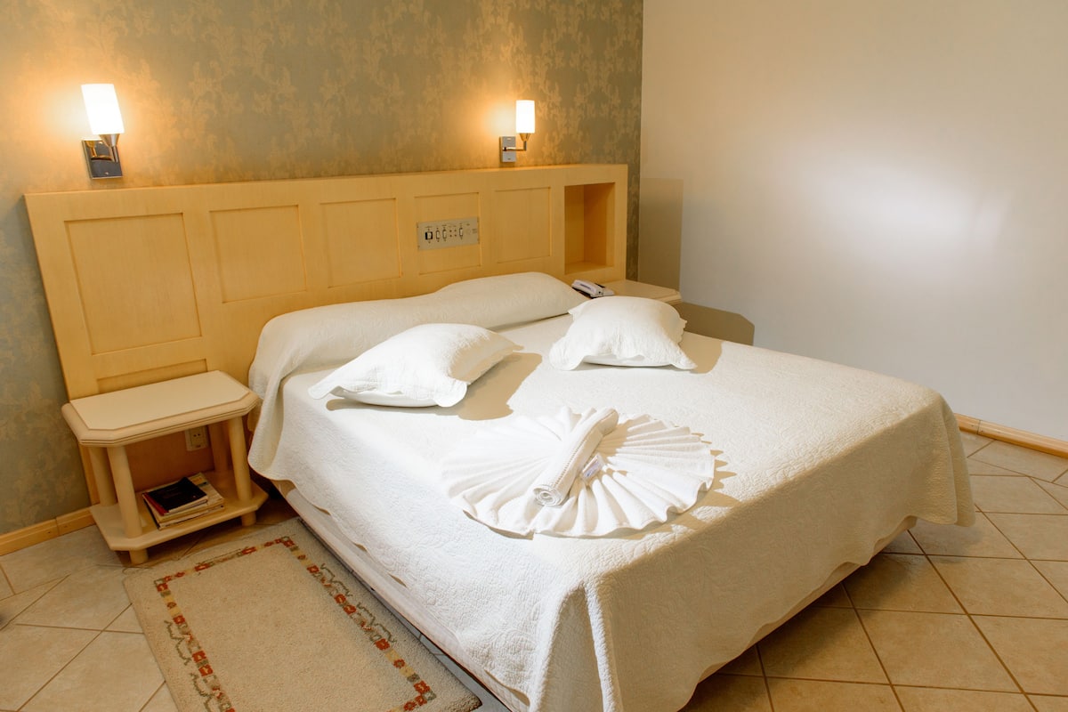 minibar, desk, blackout curtains, free wifi