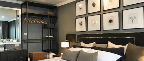 1 bedroom, desk, blackout curtains, soundproofing